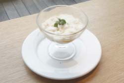 豆腐プリンの黒蜜かけ